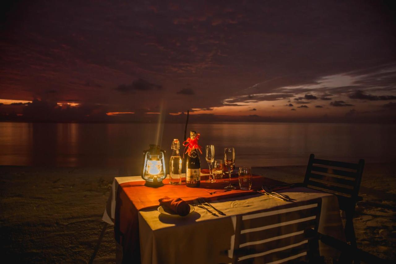Reveries Maldives Gan  Buitenkant foto